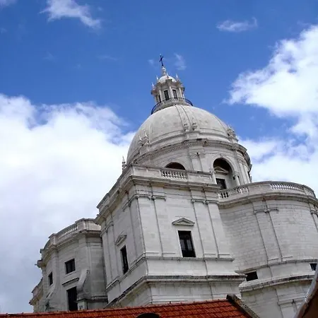 Alfama - National Pantheon Apartman *